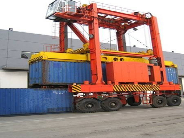 集裝箱跨運(yùn)車堆場利用率低的問題如何解決